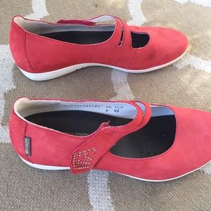 Mephisto size 9 flats